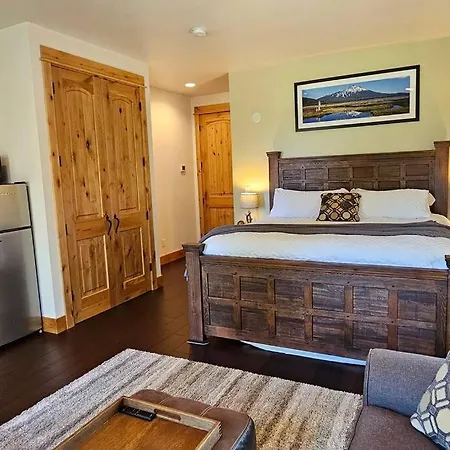 Beautiful Riverfront Near Mt Bachelor With Hot Tub Bend Exterior photo