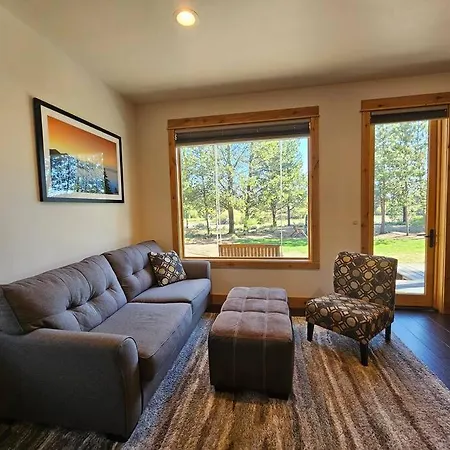 Beautiful Riverfront Near Mt Bachelor With Hot Tub Bend Exterior photo