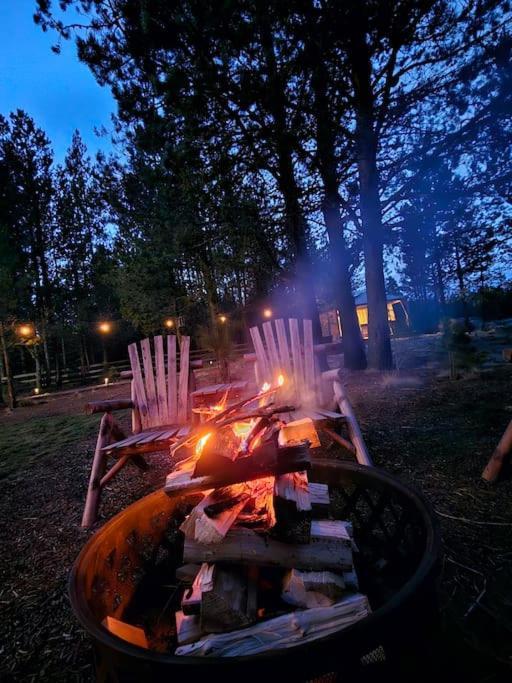 Beautiful Riverfront Near Mt Bachelor With Hot Tub * Bend