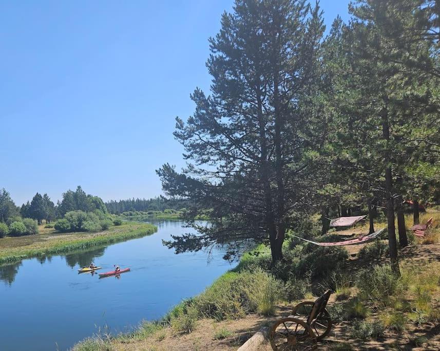 Beautiful Riverfront Near Mt Bachelor With Hot Tub Homestay Bend
